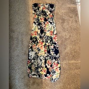 Beautiful floral strapless maxi dress